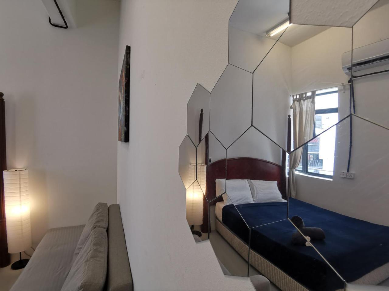 Hawk Hotel & Hostel Kuala Lumpur Esterno foto